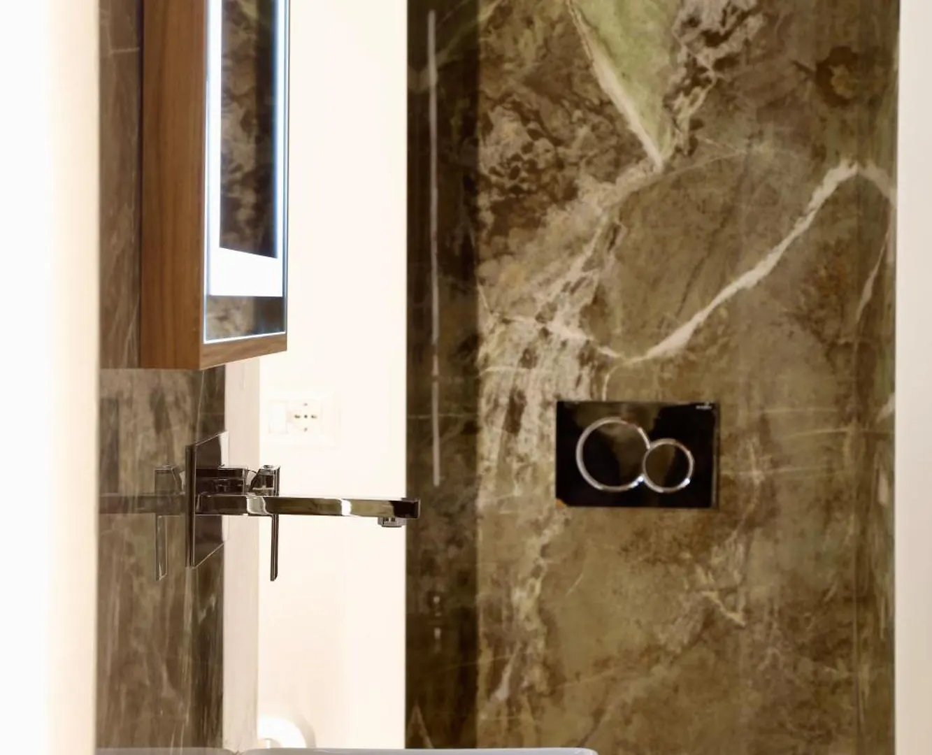 Domus Maxima - Rome Suite & Rooms Konukevi