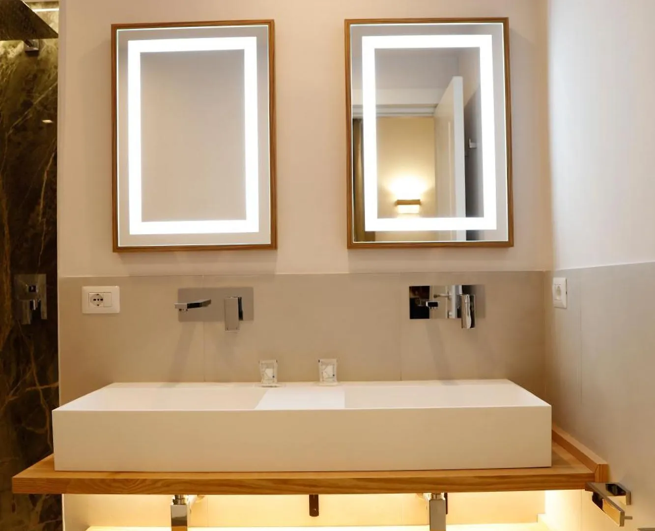Domus Maxima - Rome Suite & Rooms 0*,